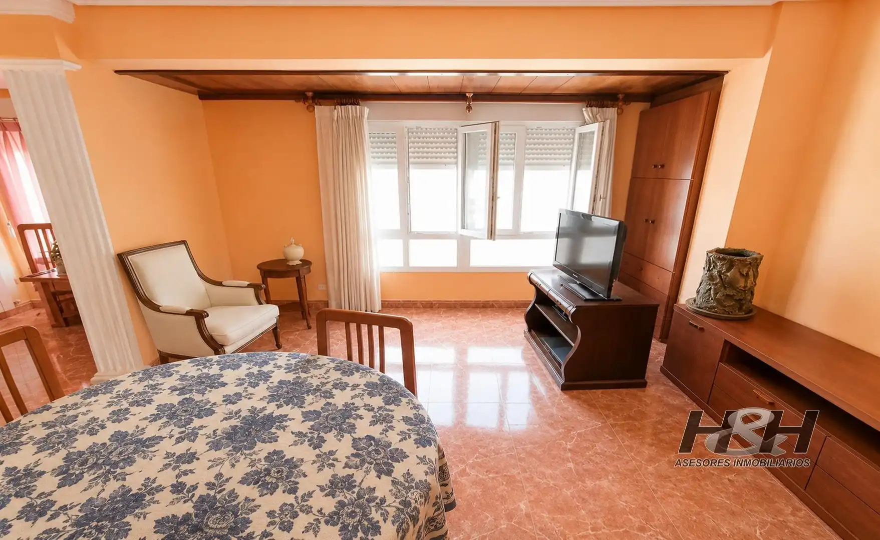 Appartamento con terrazza in vendita a L'Eixample, imagen 2