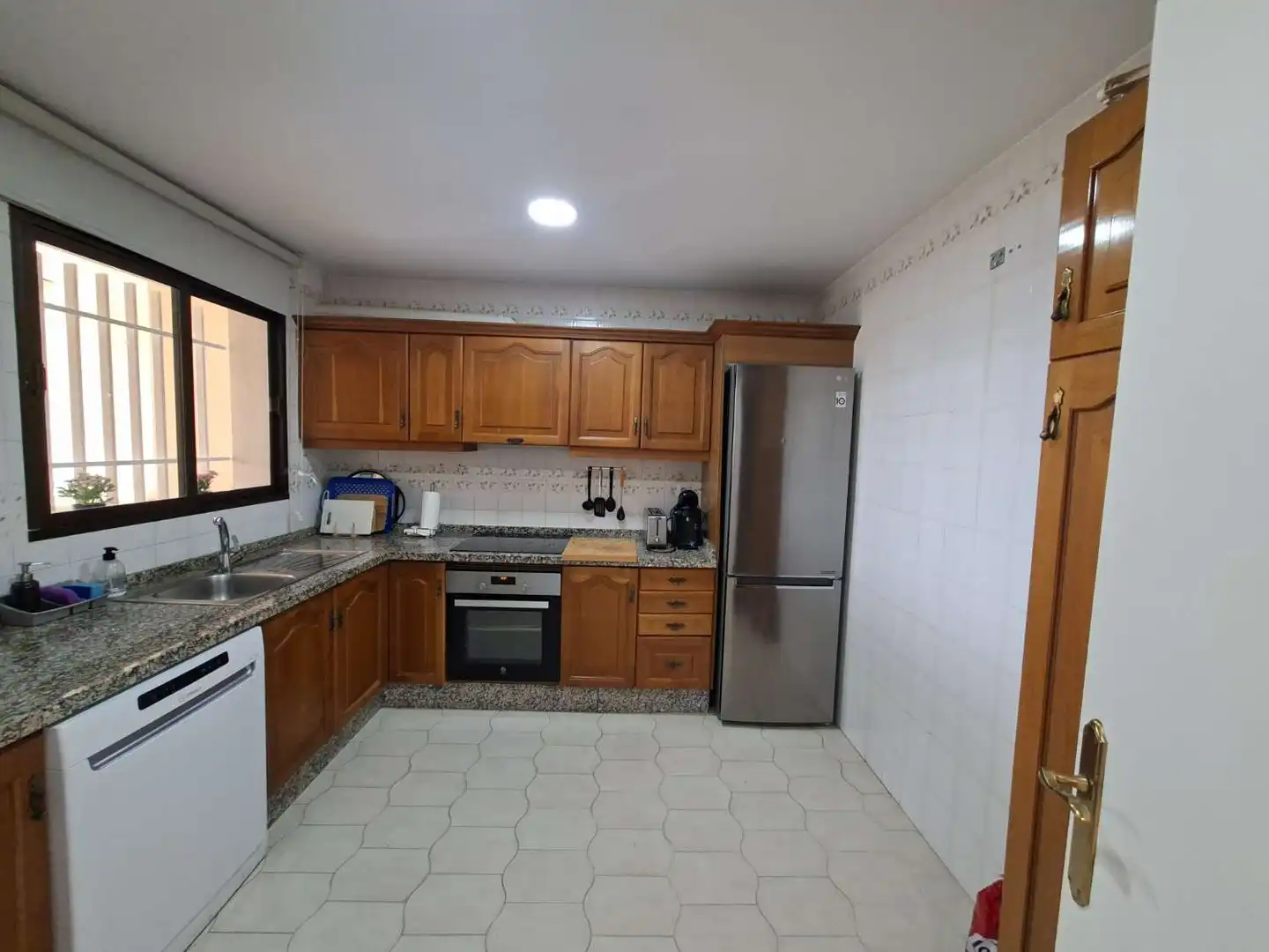 Kitchen of Flat for rent in Fuengirola  with Air Conditioner, Terrace and Swimming Pool