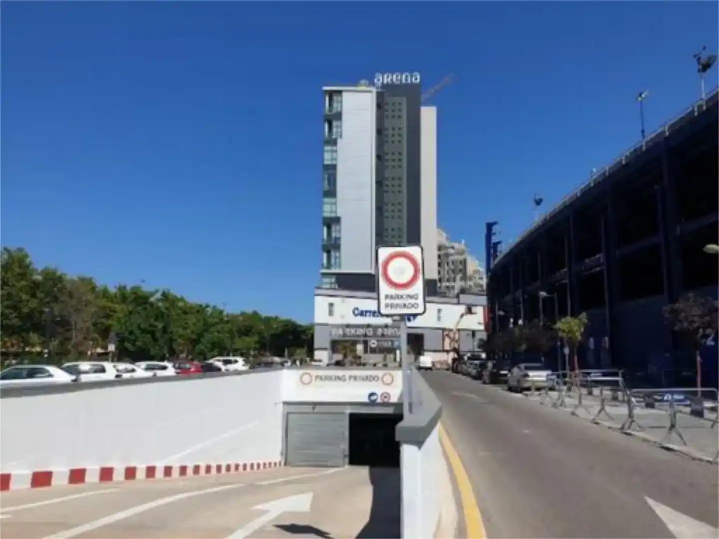Exterior view of Apartments for rent in  Valencia Capital  with Air Conditioner