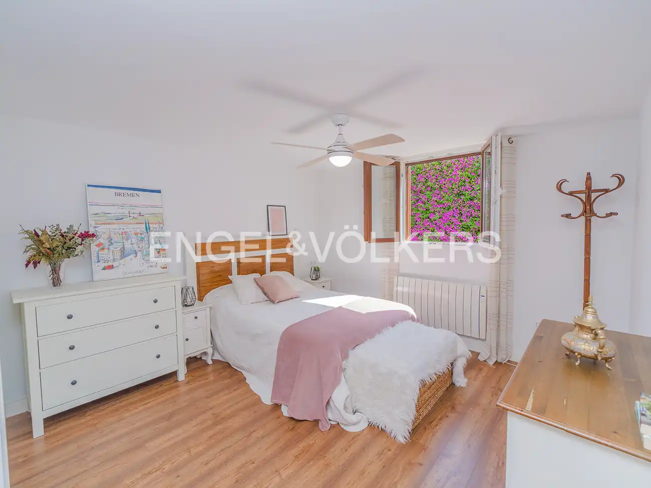 Habitación de Casa o chalet en venta en El Campello con Aire acondicionado, Calefacción y Jardín privado