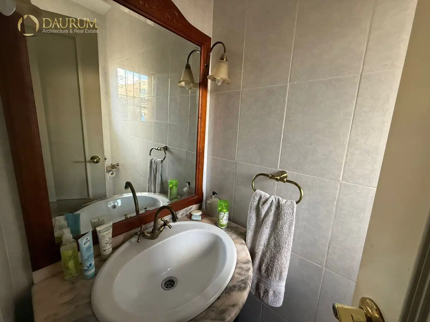 Baño de Casa adosada en venta en Marbella con Aire acondicionado, Calefacción y Terraza