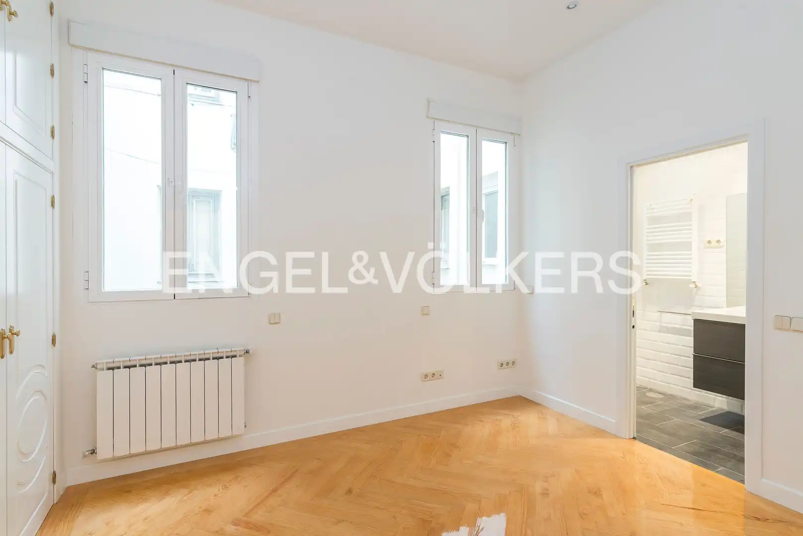 Außenansicht von Wohnung zur Miete in Madrid mit Klimaanlage, Heizung und Parkett