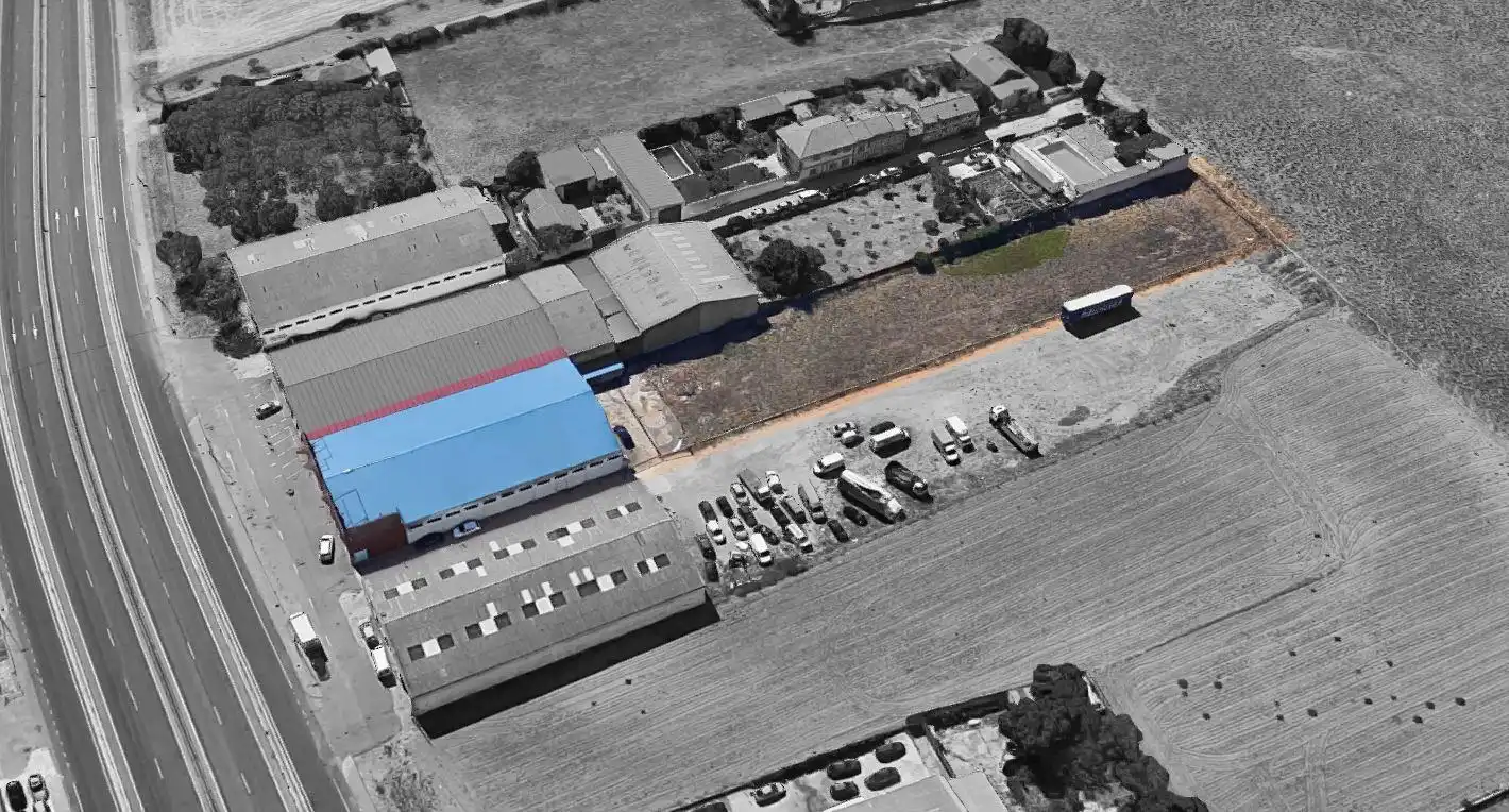 Vista exterior de Nave industrial en venta en Roales