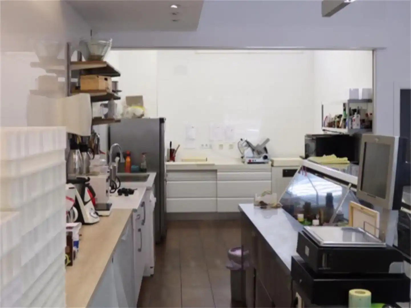 Cocina de Local en venta en Valladolid con Aire acondicionado