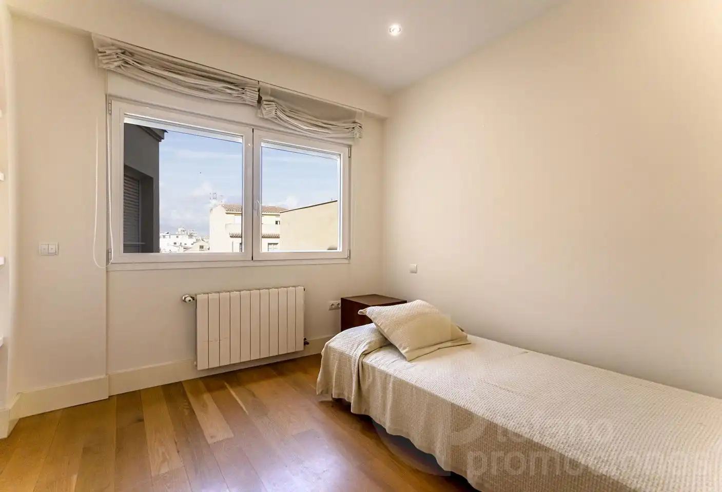 Schlafzimmer von Dachboden zur Miete in Málaga mit Klimaanlage, Heizung und Parkett