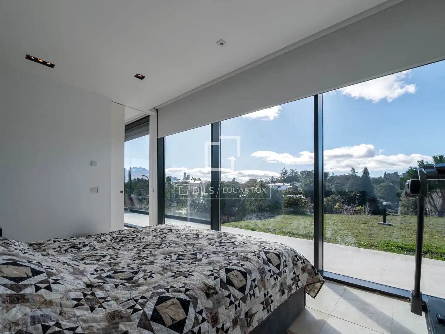 Dormitori de Casa o xalet en venda en Torrelodones amb Jardí privat, Terrassa i Traster