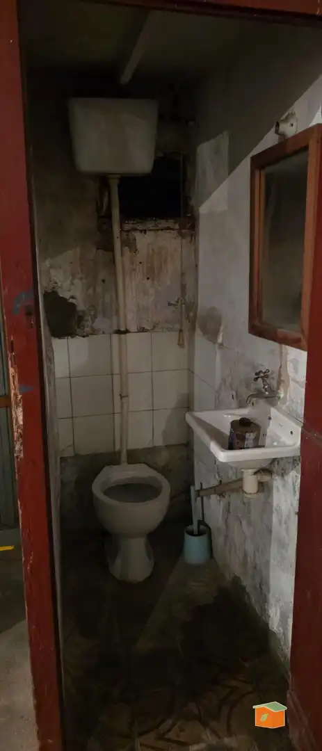 Bany de Local en venda en Santa Bàrbara