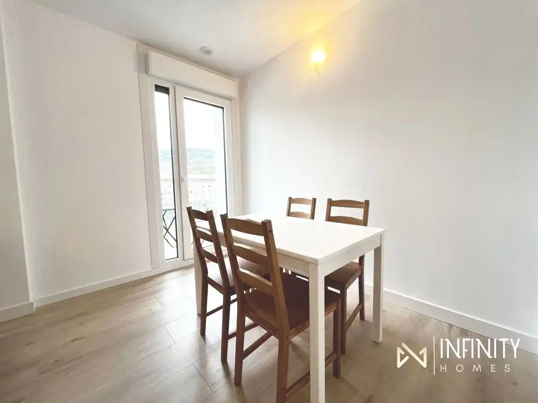 Comedor de Piso de alquiler en Bilbao  con Calefacción y Balcón
