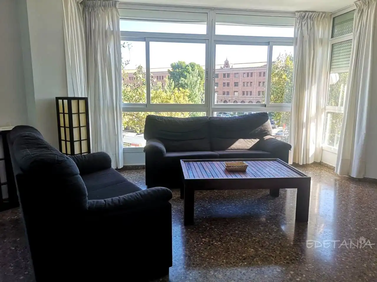Habitació a D'Almansa, Moncada