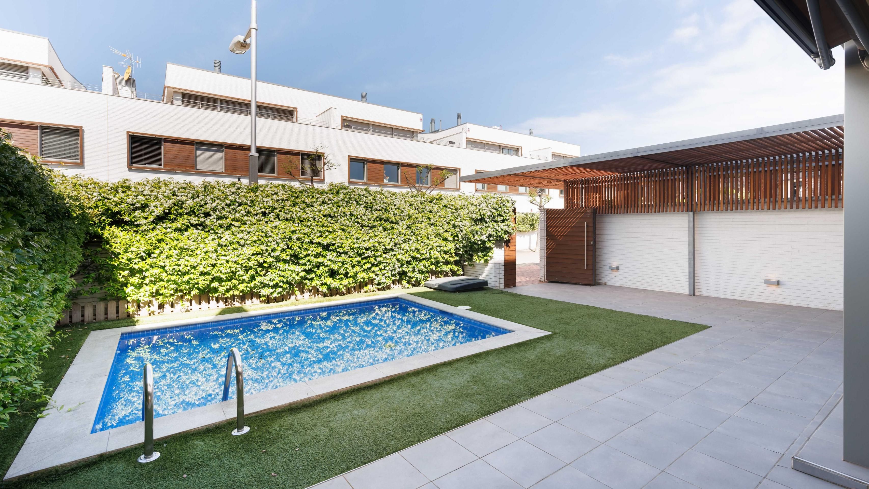 Piscina de Casa o chalet de alquiler en Sabadell con Aire acondicionado, Jardín privado y Parquet