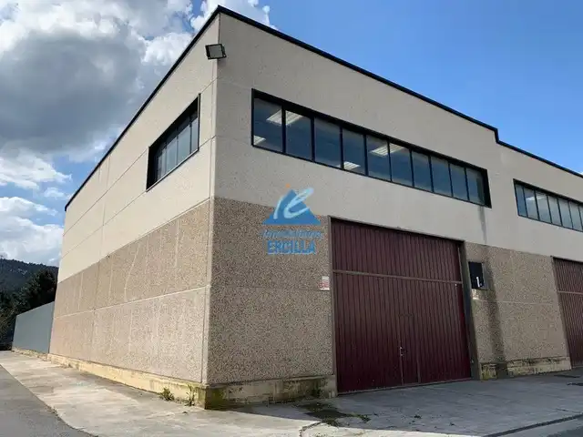 Vista exterior de Nave industrial de alquiler en Bilbao 