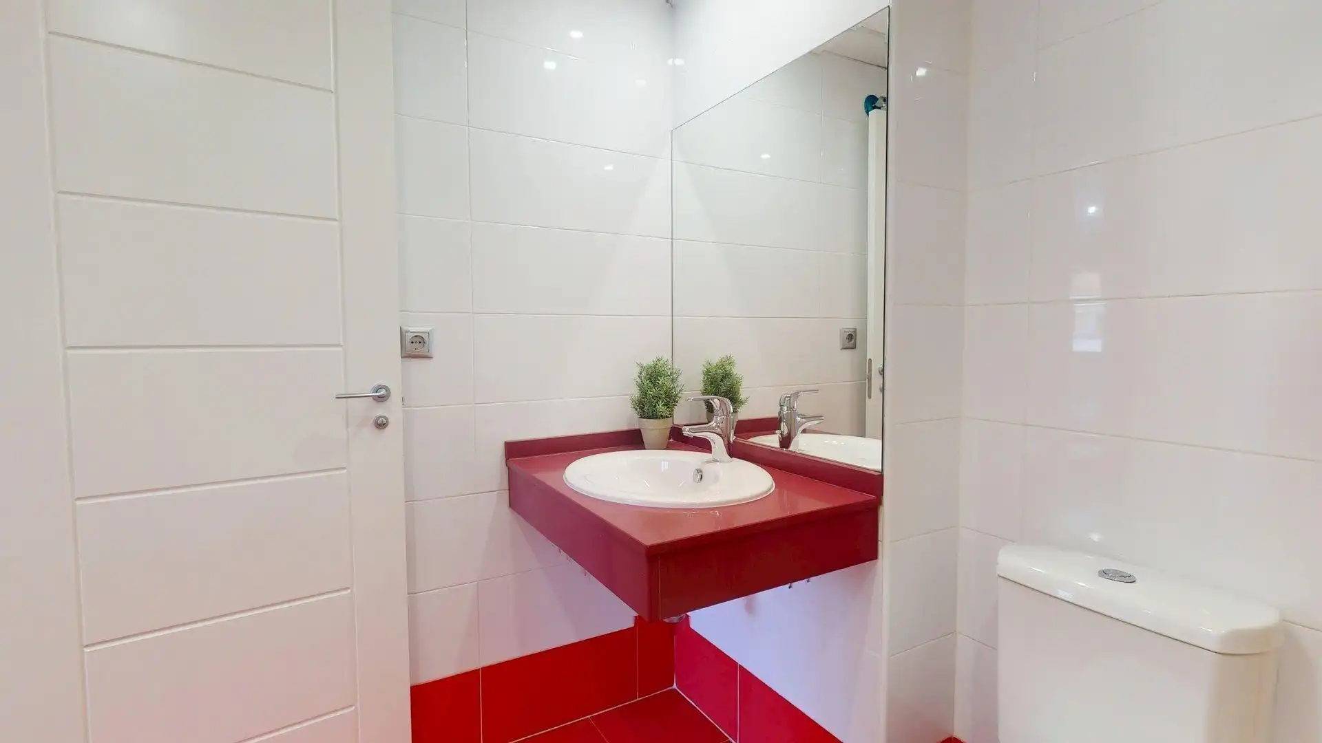 Baño de Dúplex de alquiler en Zaragoza con Aire acondicionado, Calefacción y Balcón