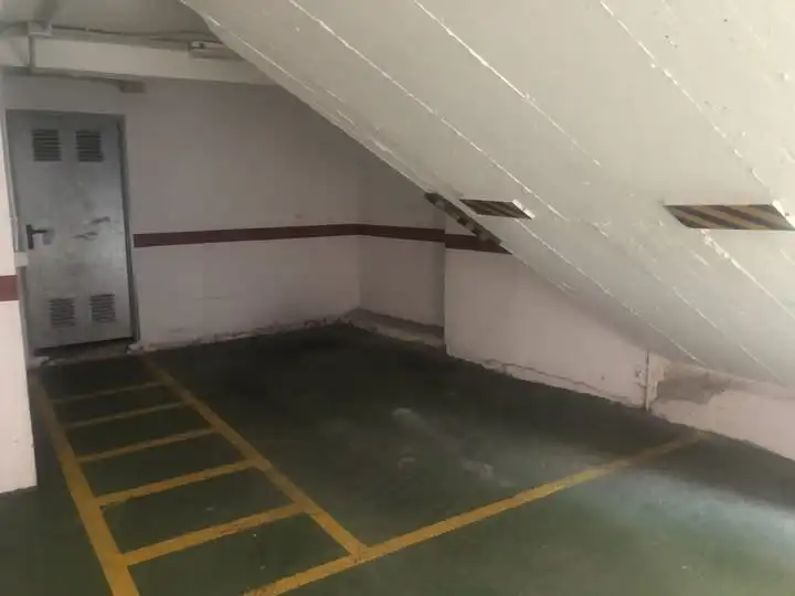 Parkplatz von Garage zur Miete in A Coruña Capital 
