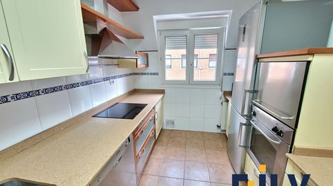 Foto 2 de Dúplex de alquiler en La Txitxarra - Murrieta - Parke Santurtzi, Santurtzi