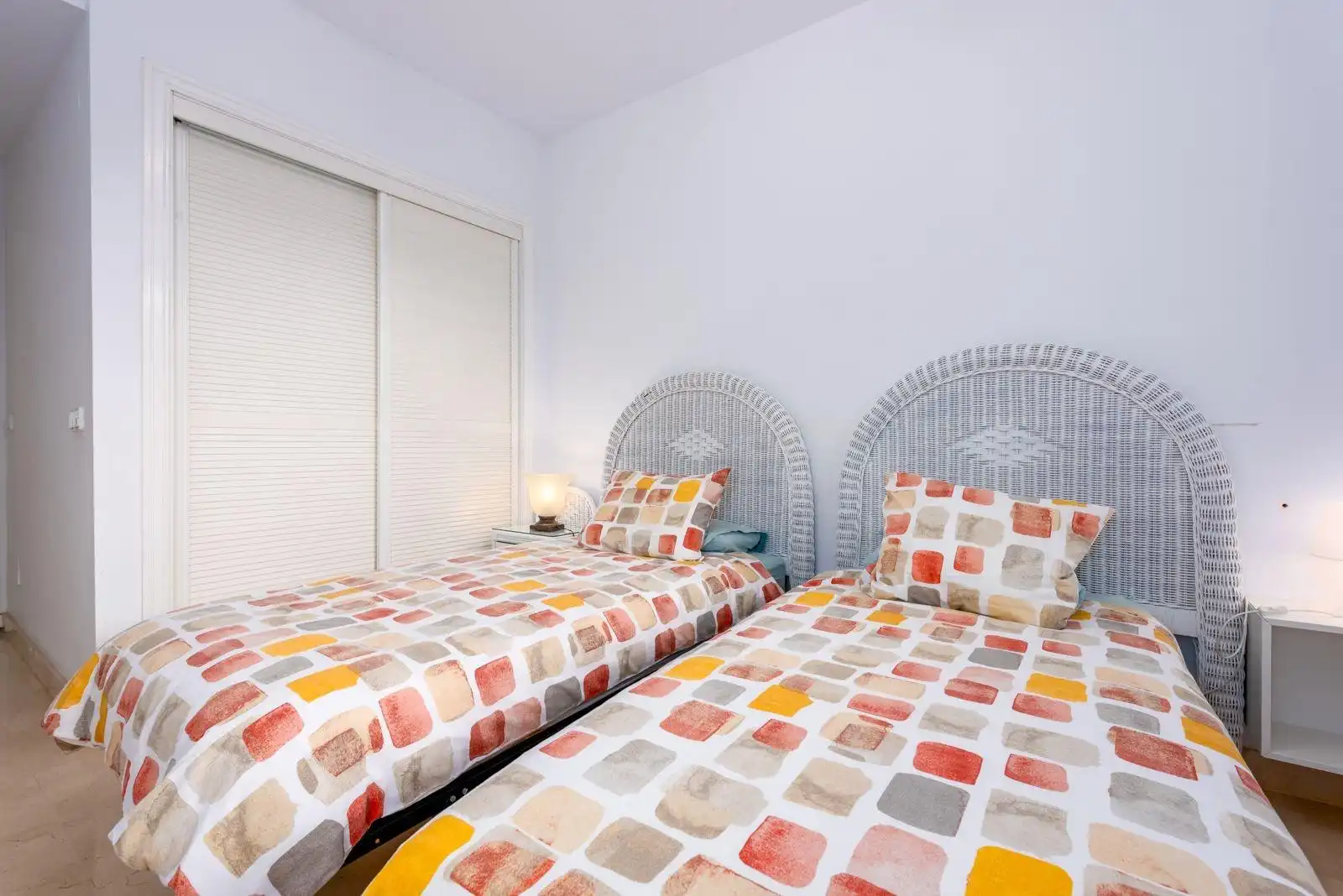 Habitación de Planta baja en venta en Benahavís con Aire acondicionado, Terraza y Piscina