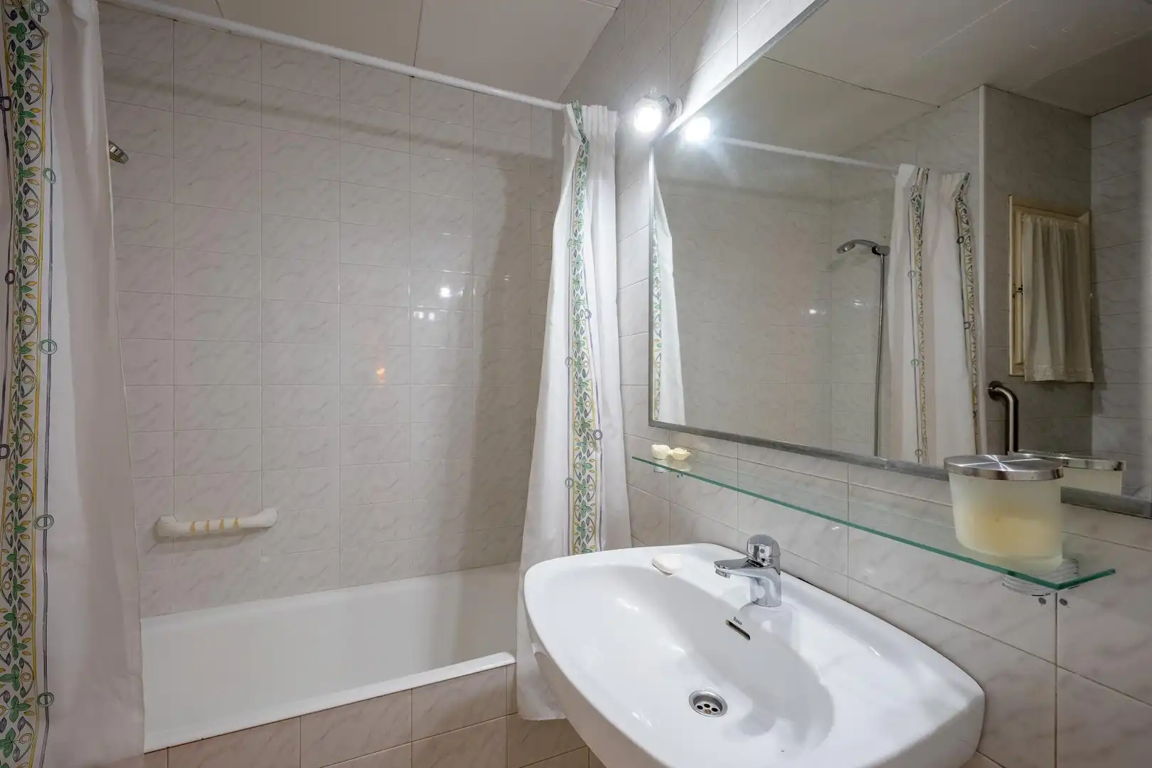 Baño de Ático en venta en Barcelona con Terraza y Trastero