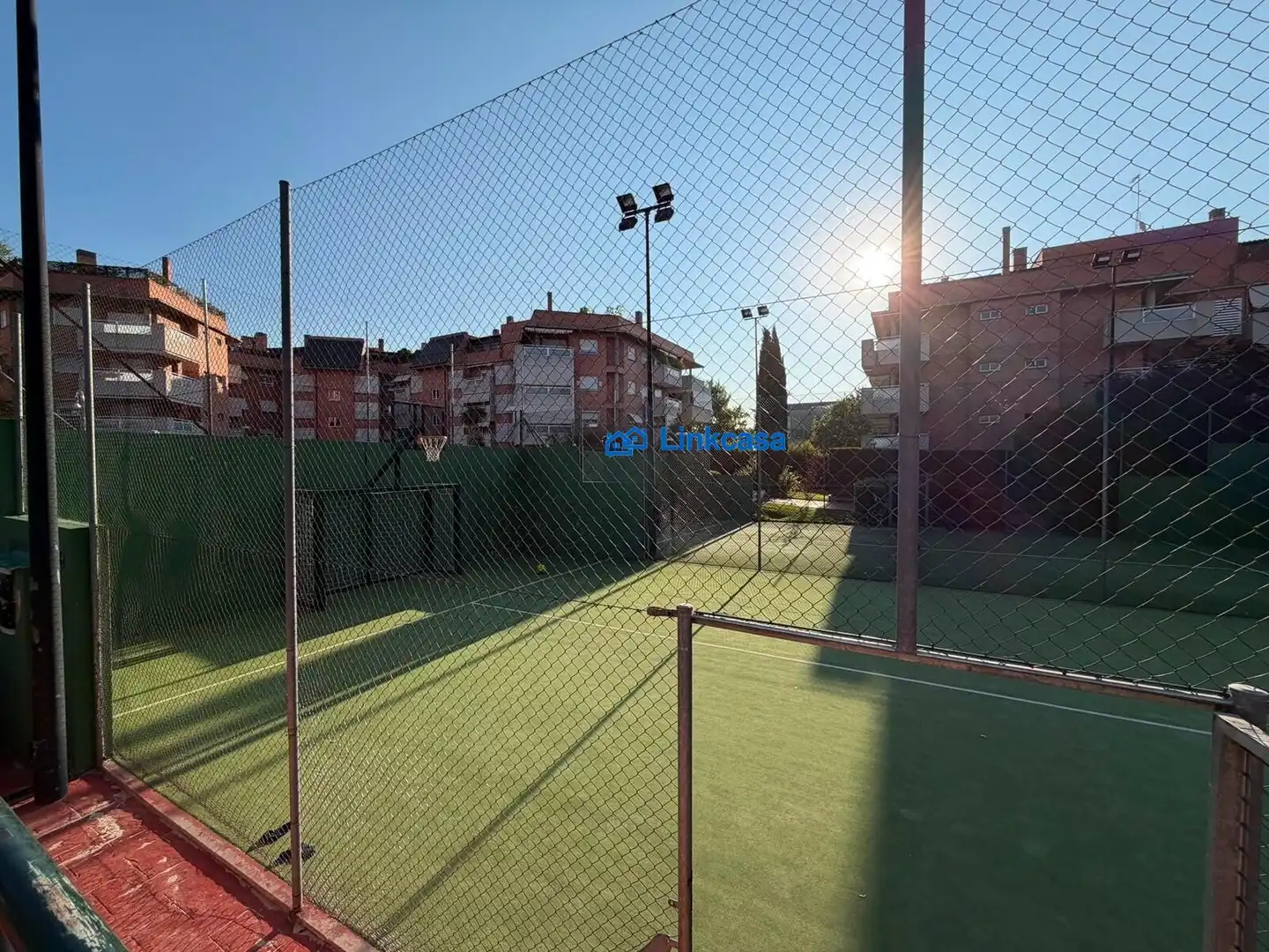 Aparcament de Pis en venda en Pozuelo de Alarcón amb Aire condicionat, Calefacció i Jardí privat
