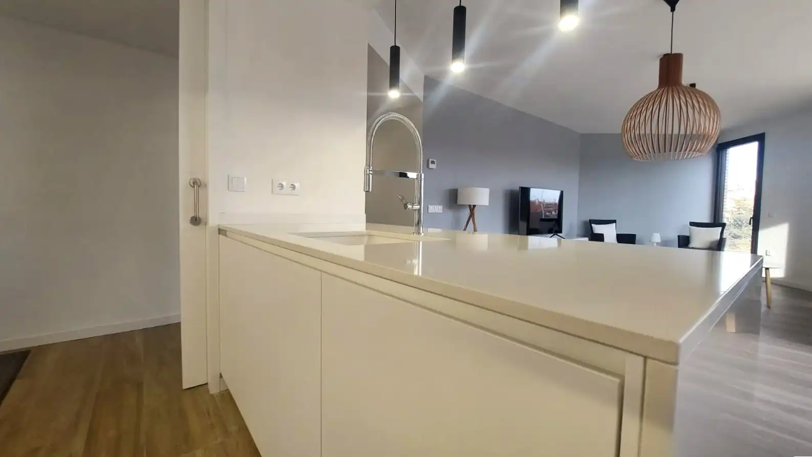 Cuina de Pis en venda en Vic amb Aire condicionat, Calefacció i Terrassa