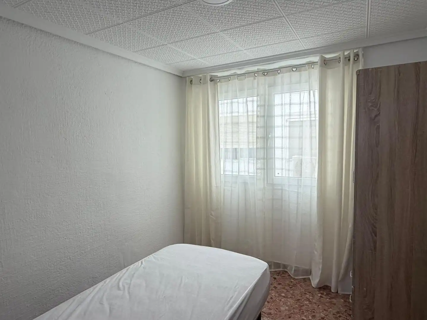 Schlafzimmer von Wohnung zur Miete in Alicante / Alacant mit Balkon