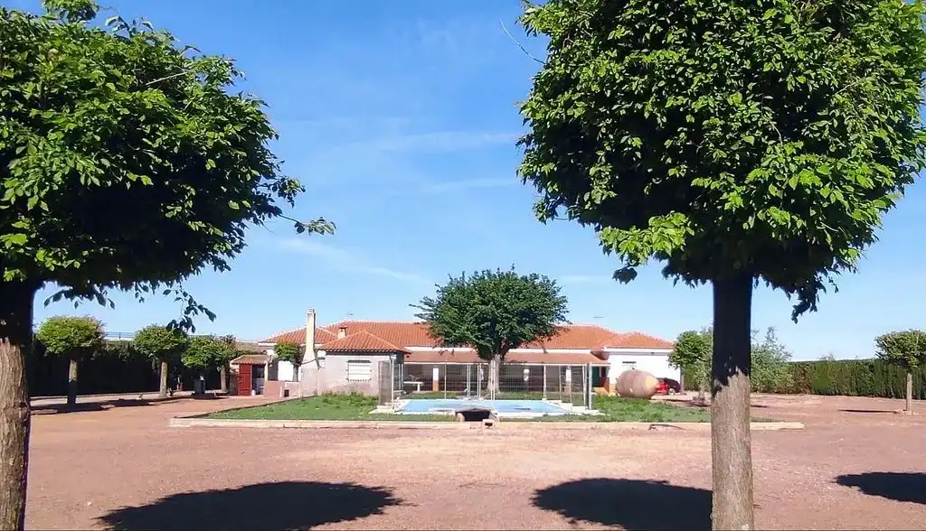 Xalet amb piscina en venda a Miguelturra
