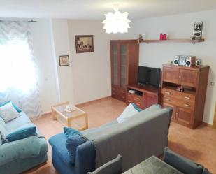 Wohnzimmer von Wohnung miete in Torres de la Alameda mit Terrasse