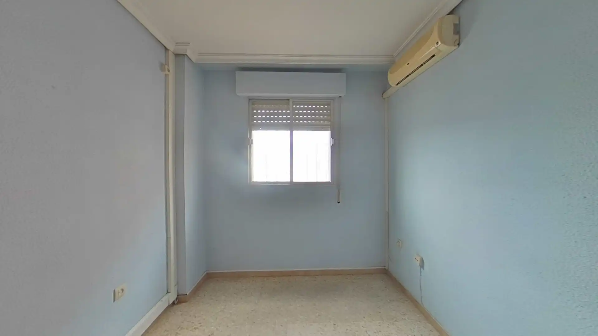 Bedroom of Flat for sale in Badajoz