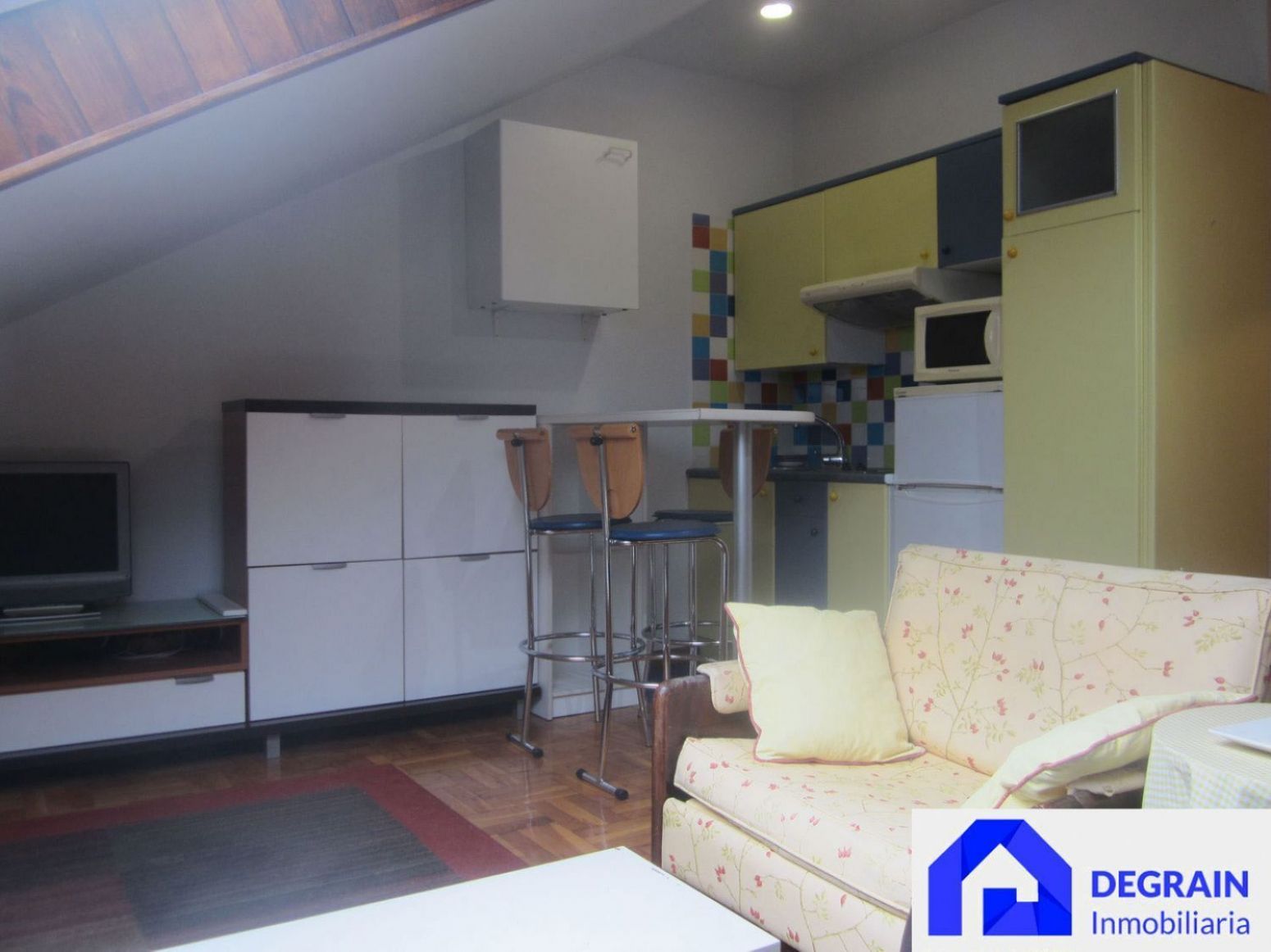 Cuina de Pis en venda en Oviedo  amb Calefacció