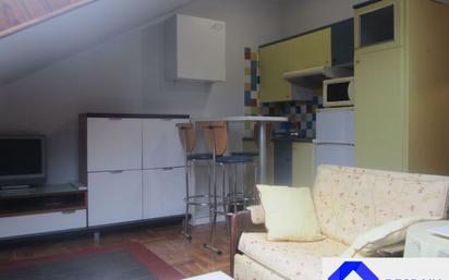 Cuina de Pis en venda en Oviedo  amb Calefacció