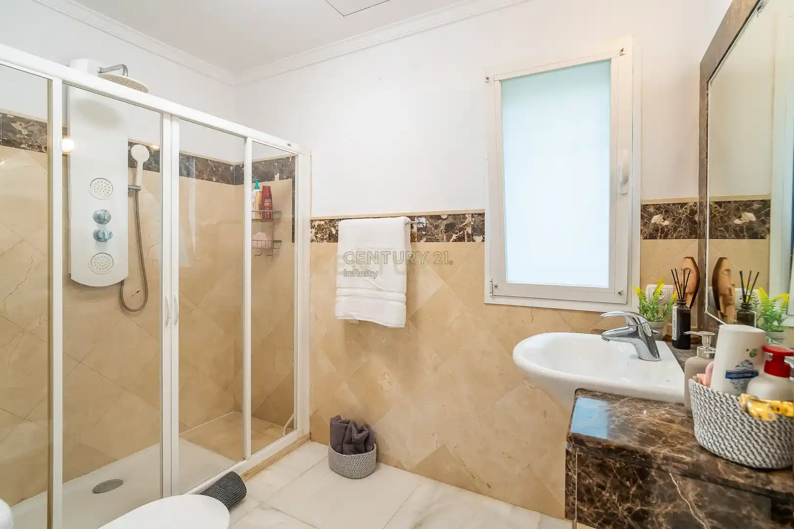 Bathroom of Houses for sale in Mijas  with Air Conditioner, Private garden and Storage room