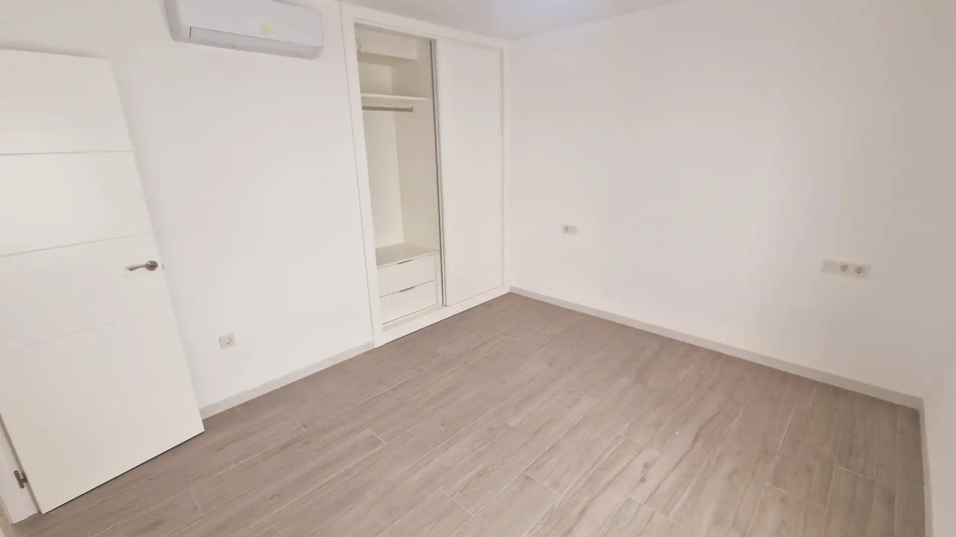 Bedroom of Houses for sale in Córdoba  with Air Conditioner, Heating and Private garden