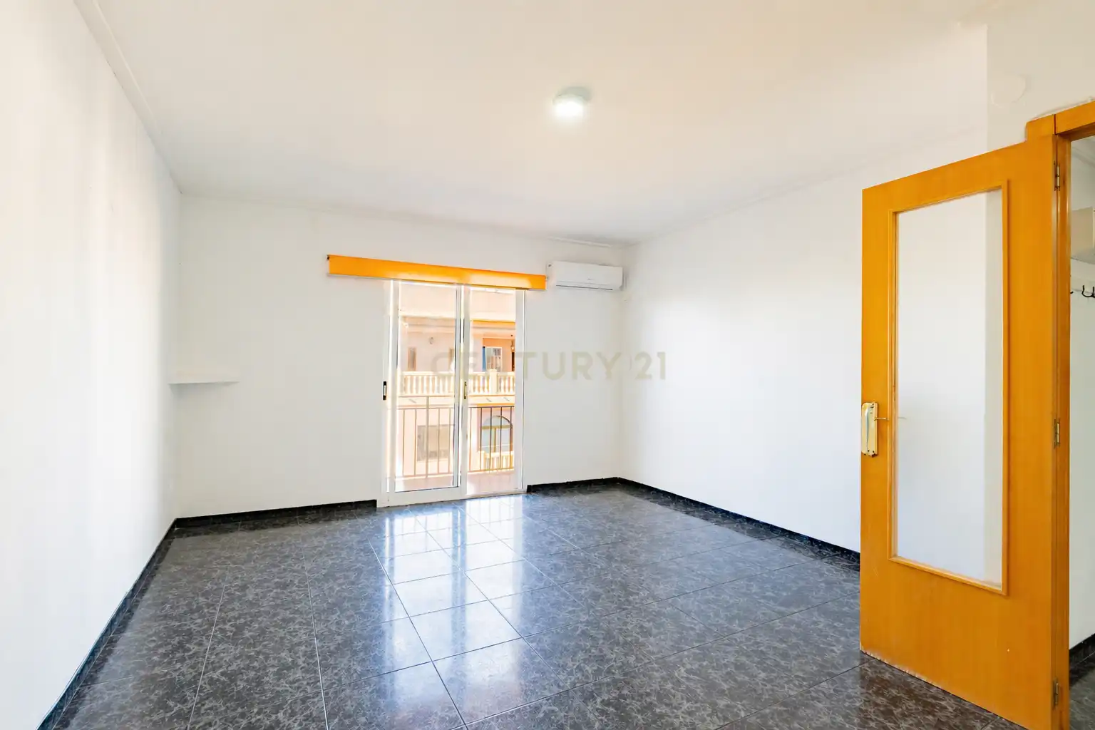 Habitación de Piso en venta en Sollana con Balcón