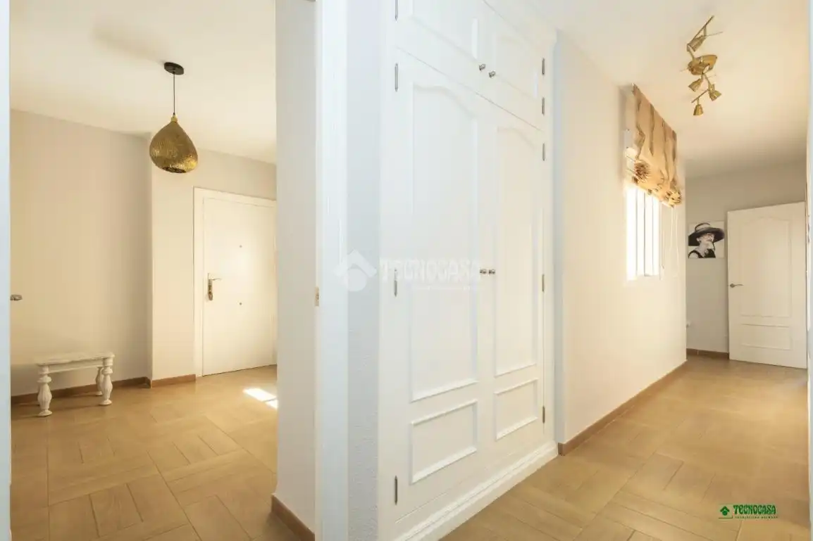 Piso en venta en Almería con Terraza