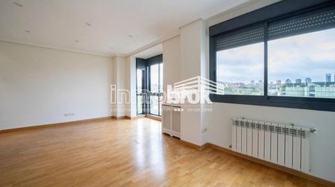 Foto 2 de Piso de alquiler en Niceto Alcala Zamora, Sanchinarro,  Madrid Capital