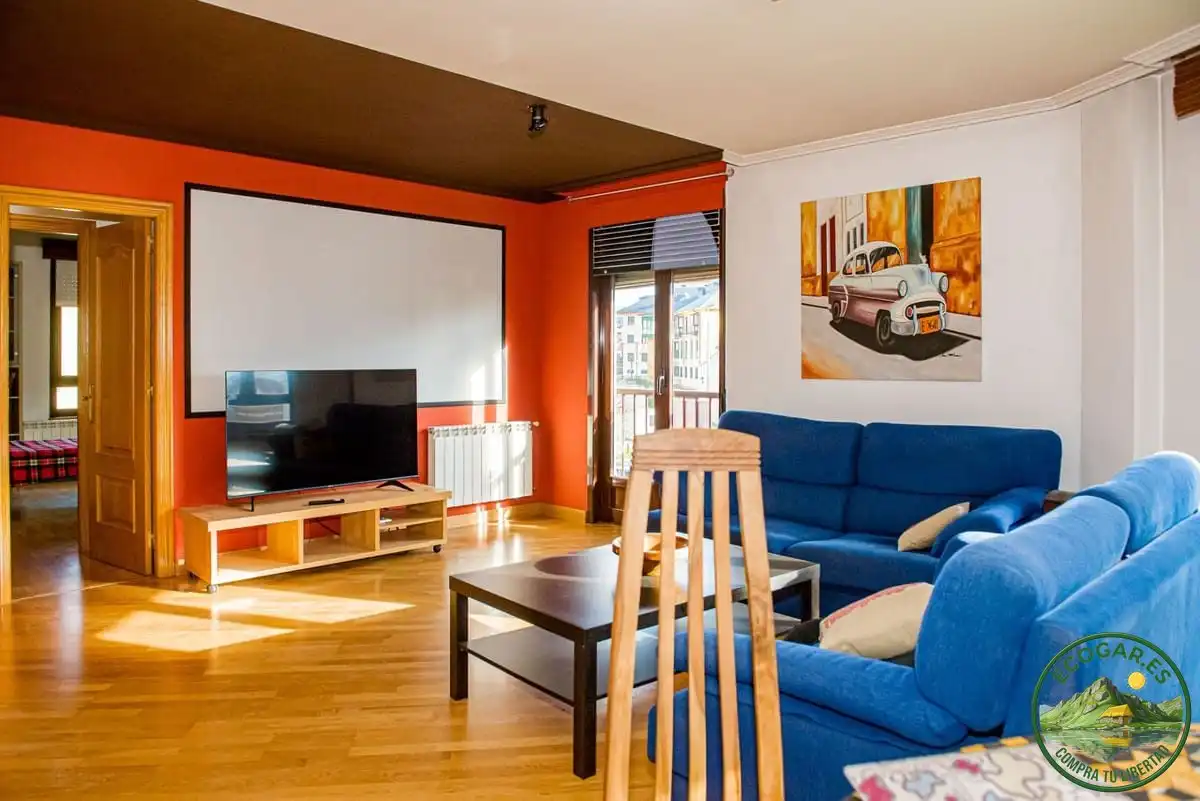 Sala d'estar de Pis en venda en Ponferrada amb Aire condicionat, Calefacció i Parquet