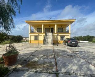 Vista exterior de Finca rústica en venda en Gibraleón amb Terrassa, Traster i Piscina