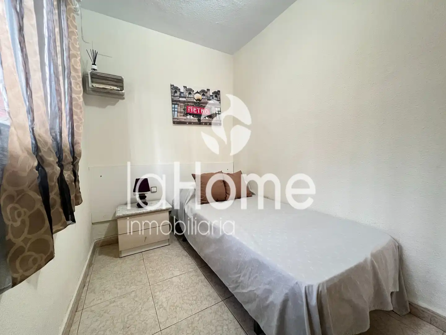 Dormitori de Casa o xalet en venda en Paterna amb Aire condicionat, Jardí privat i Terrassa