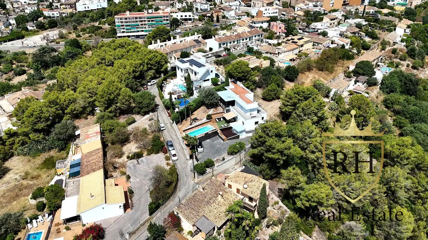 Vista exterior de Casa o xalet en venda en  Palma de Mallorca amb Aire condicionat, Calefacció i Jardí privat