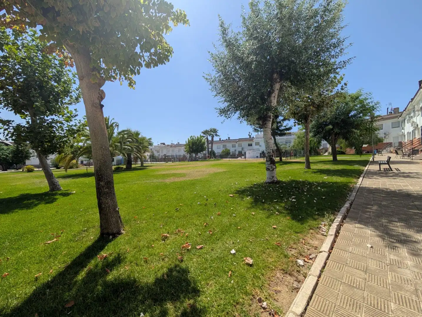 Vista exterior de Casa adosada en venta en Aljaraque con Aire acondicionado y Piscina comunitaria