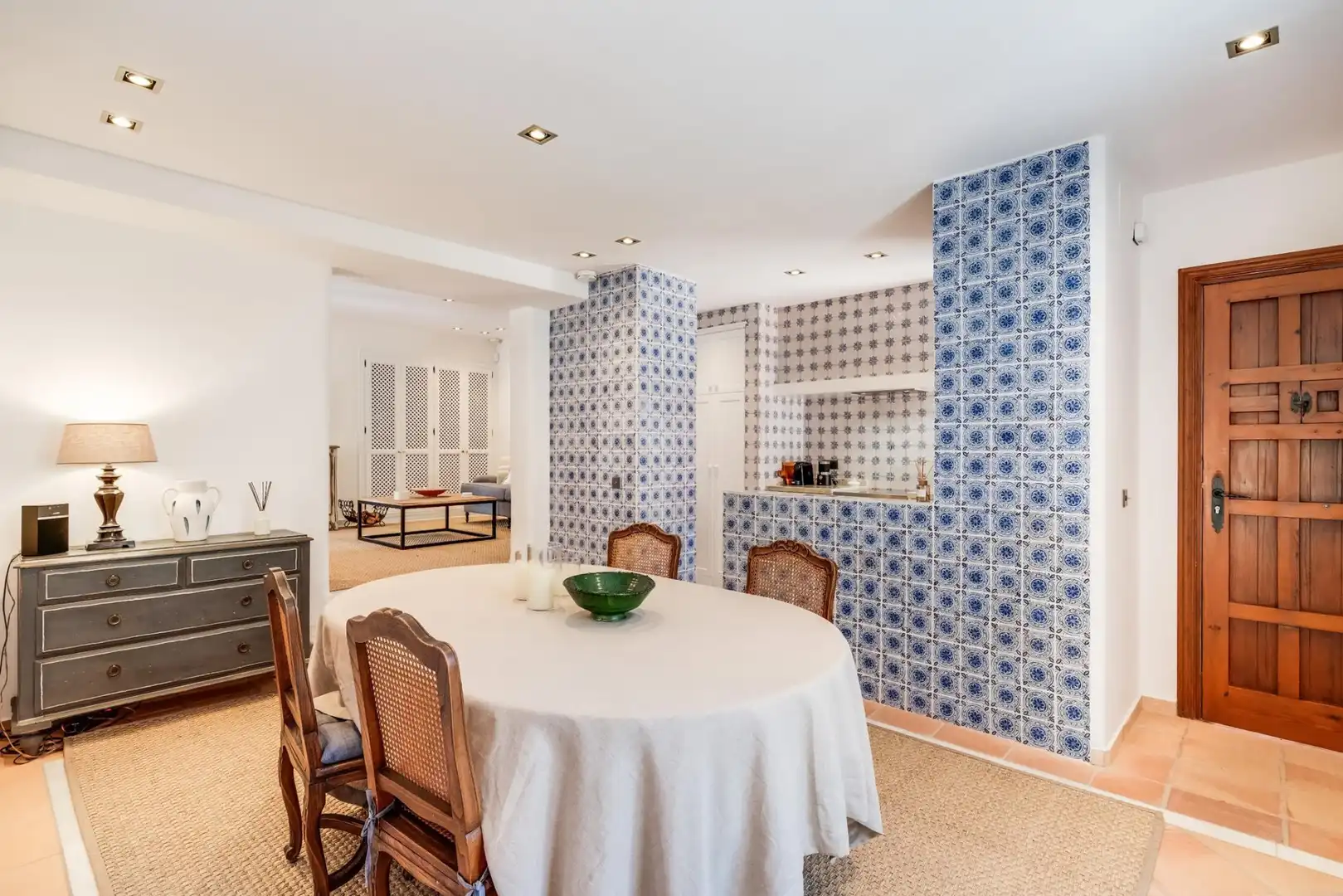Comedor de Planta baja en venta en Benahavís con Aire acondicionado, Jardín privado y Terraza