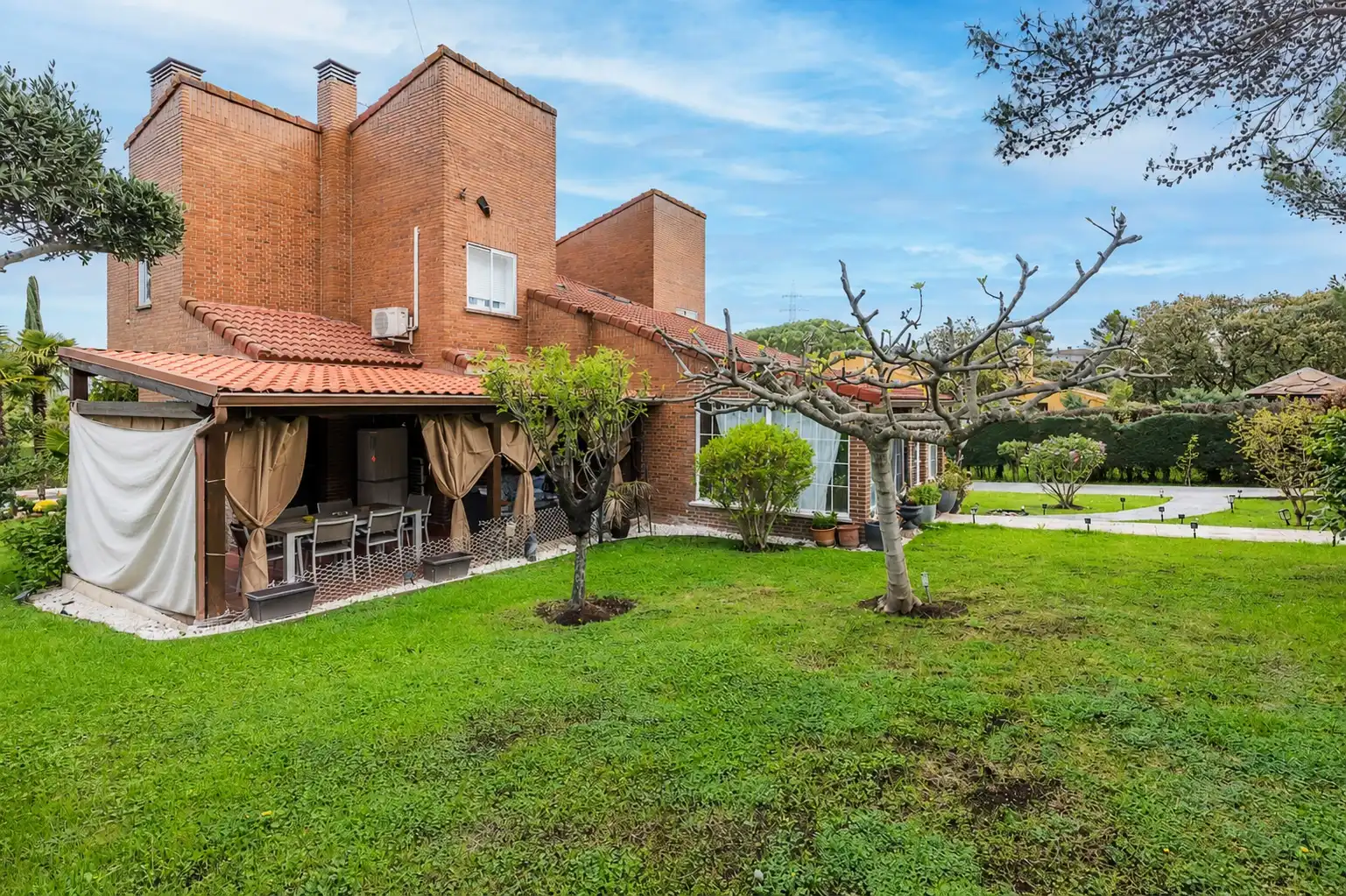 Vista exterior de Casa o chalet en venta en Villaviciosa de Odón