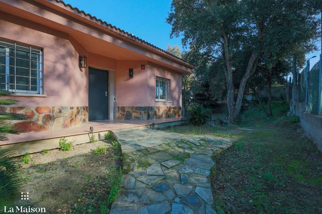 Casa-chalet en Venta en Carrer Vallès, 10 en La Roca del Vallès