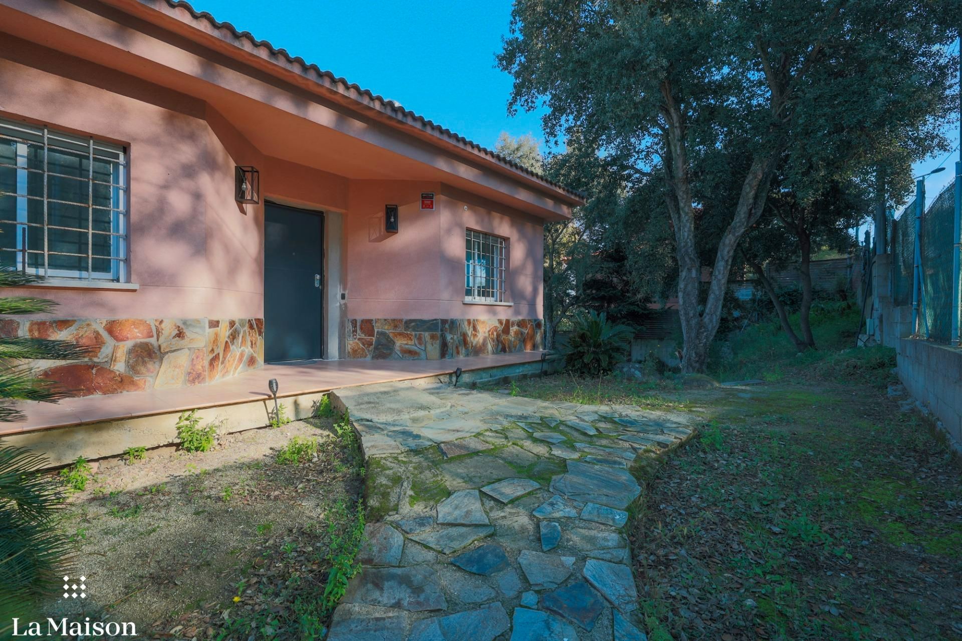 Jardí de Casa o xalet en venda en La Roca del Vallès amb Jardí privat, TV i Balcó