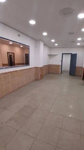 Local comercial en Alquiler en Mont-Olivet