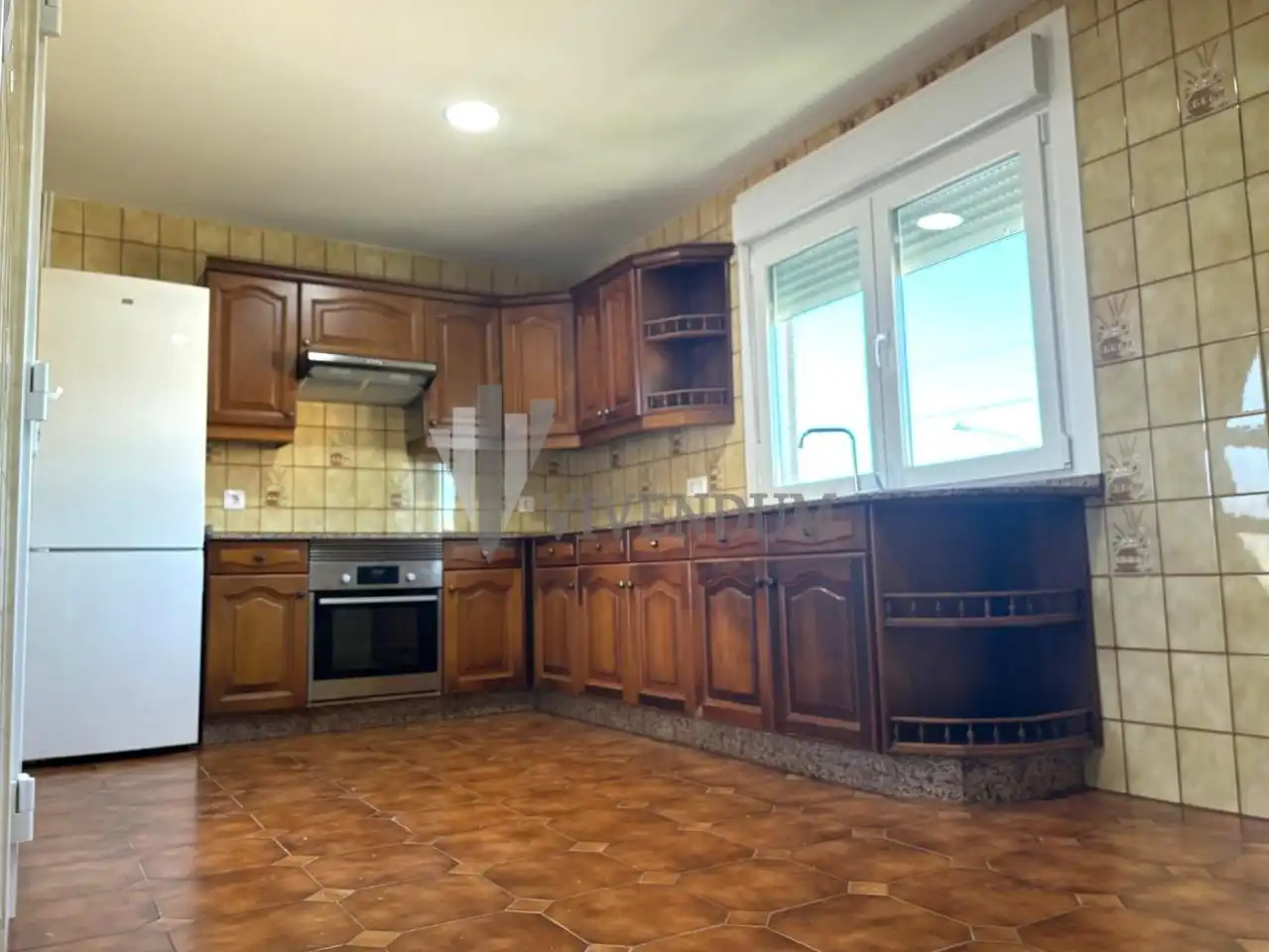 Cuina de Apartament de lloguer en Vigo  amb Calefacció