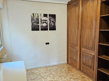 Pis amb balcó de lloguer a Salamanca - Calle Asadería