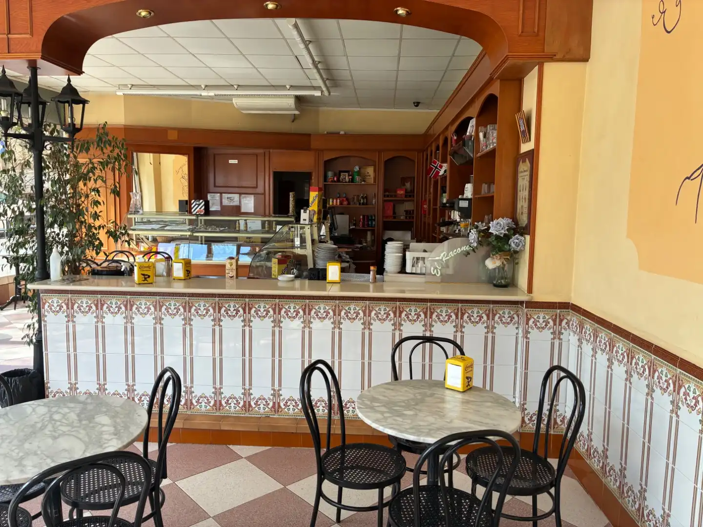 Business premises for transfer in Carrer de la Plaça 97-93, imagen 4
