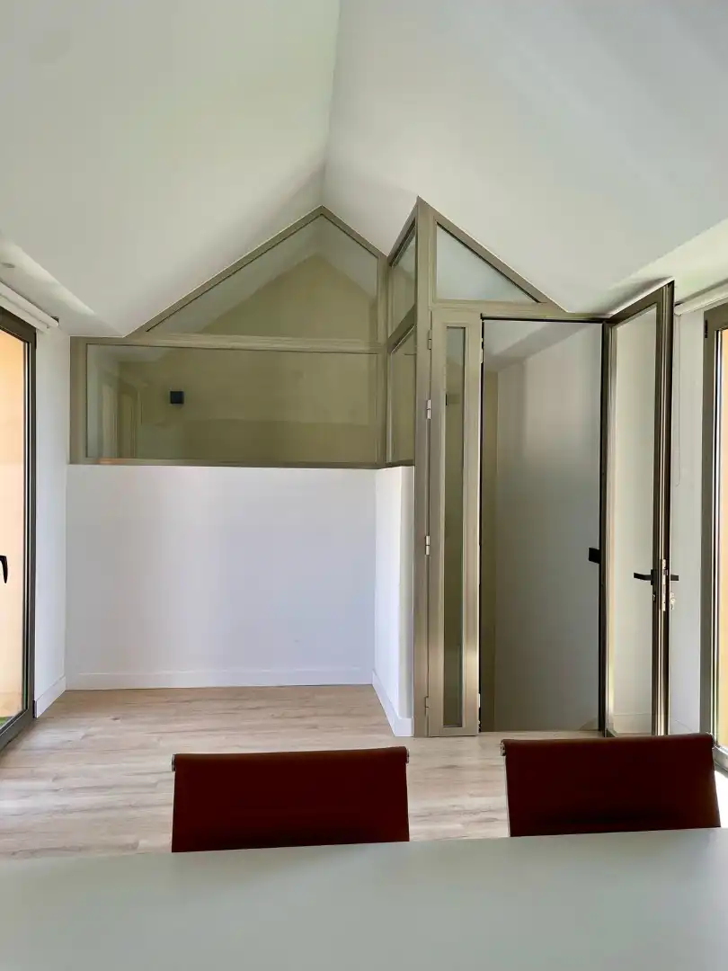 Office for sale in Marbella  with Air Conditioner and Furnished