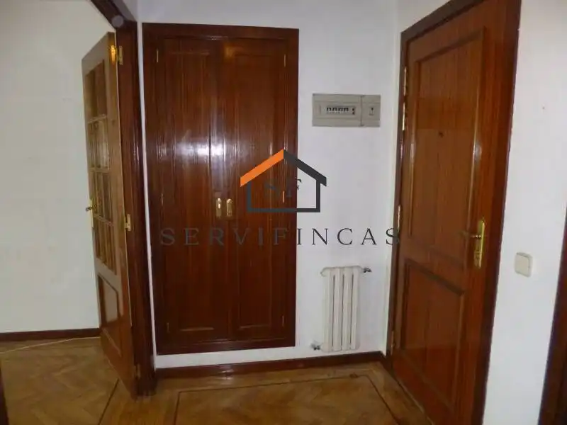 Wohnung zum Verkauf in Madrid mit Klimaanlage, Heizung und Privatgarten