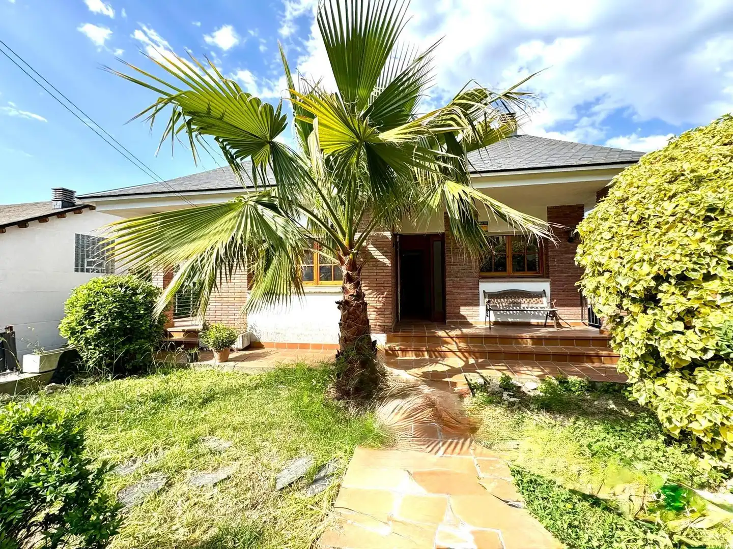 Vista exterior de Casa o chalet en venta en Lliçà d'Amunt con Aire acondicionado, Calefacción y Jardín privado