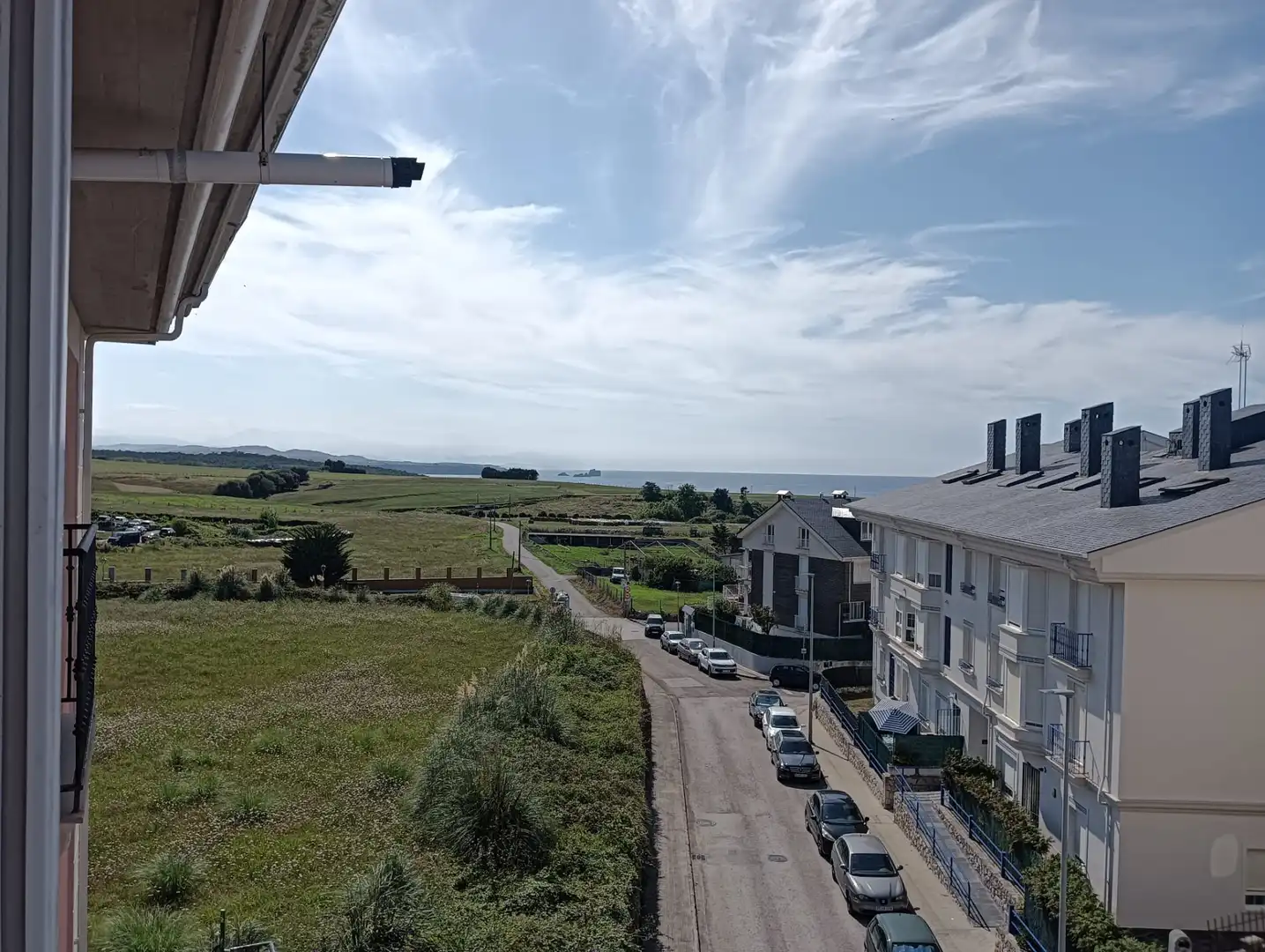 Außenansicht von Maisonette zum Verkauf in Piélagos mit Heizung, Parkett und Abstellraum